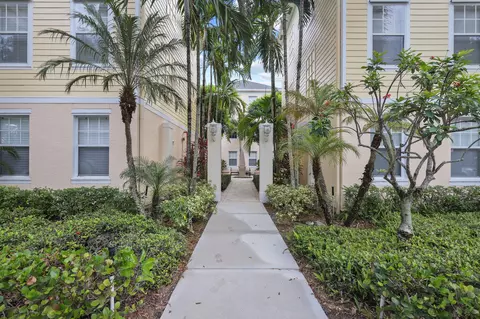 225 Murcia Dr #313, Jupiter, FL 33458