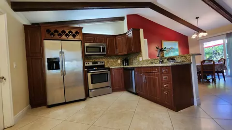 5005 El Claro Cir, West Palm Beach, FL 33415