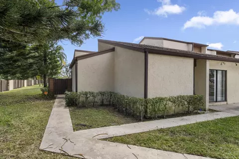 3504 Tamarack Trl, West Palm Beach, FL 33406