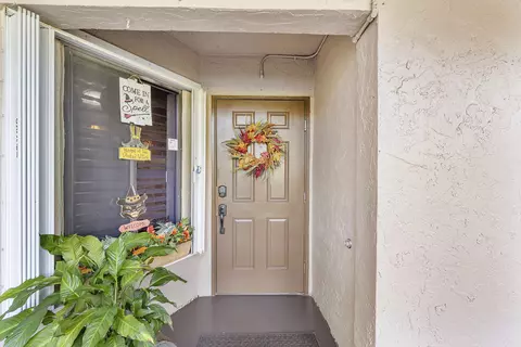 9527 NW 2nd Pl #2-D, Coral Springs, FL 33071