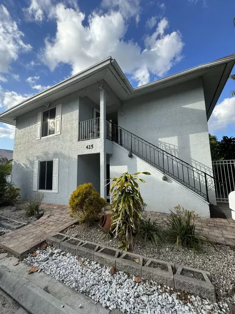 425 Nottingham Blvd, West Palm Beach, FL 33405