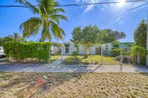 8093 NW 21st Ave, Miami, FL 33147