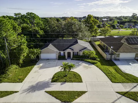 2131 SW Bayshore Blvd, Port Saint Lucie, FL 34984