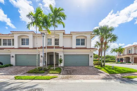 66 Lancaster Rd, Boynton Beach, FL 33426