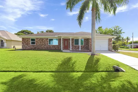 302 SE Lancaster Ave, Port Saint Lucie, FL 34984