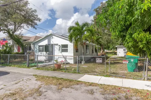 806 Phippen Waiters Rd, Dania Beach, FL 33004