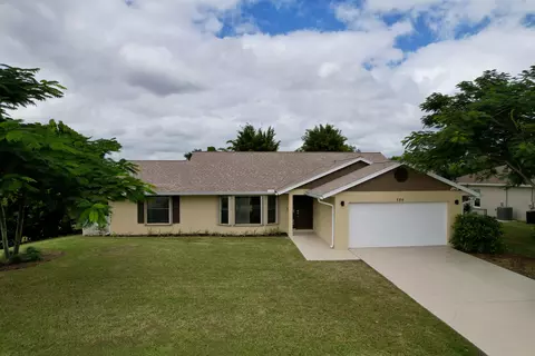 384 SW Kestor Dr, Port Saint Lucie, FL 34953
