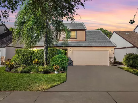 118 Beaumont Ln, Palm Beach Gardens, FL 33410