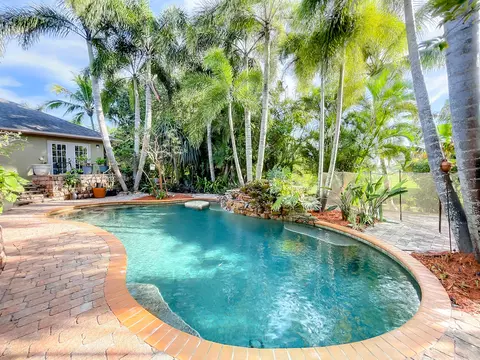 1030 SE Walters Ter, Port Saint Lucie, FL 34983