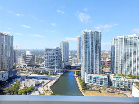 31 SE 5th St #3719, Miami, FL 33131