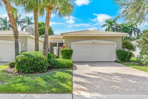 10592 Royal Caribbean Cir, Boynton Beach, FL 33437