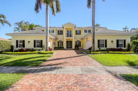 8050 Fairway Trl, Boca Raton, FL 33487