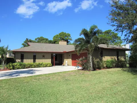 1702 Savannah St, Fort Pierce, FL 34982