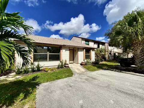 108 Sherwood Cir #3A, Jupiter, FL 33458