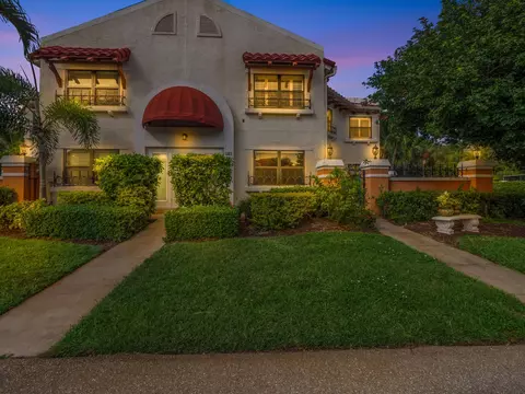 15 Uno Lago Dr #15, Juno Beach, FL 33408