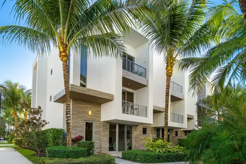 4053 NW 17th Way, Boca Raton, FL 33431