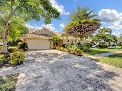 4550 White Cedar Ln, Delray Beach, FL 33445