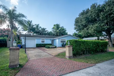 4906 SE Manatee Ter, Stuart, FL 34997