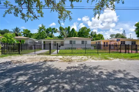 420 NE 164th Ter, Miami, FL 33162