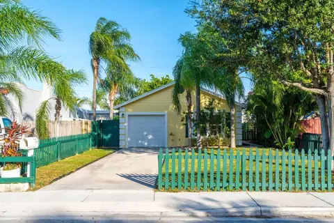 414 N H St, Lake Worth, FL 33460