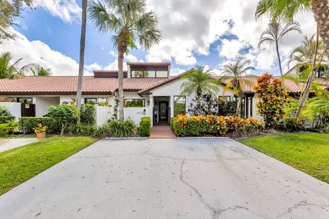 6672 Tiburon Dr, Boca Raton, FL 33433