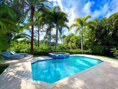 165 Viera Dr, Palm Beach Gardens, FL 33418