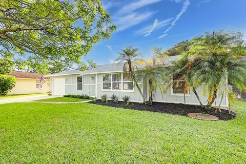 1286 SW Cynthia St, Port Saint Lucie, FL 34983