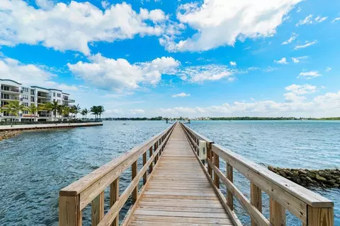 604 S Windward Cir S, Boynton Beach, FL 33435