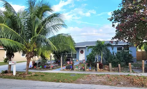 814 Cochran Dr, Lake Worth, FL 33461