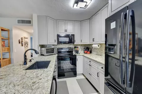 163 Flanders D, Delray Beach, FL 33484