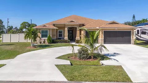 4674 SW Monaco St, Port Saint Lucie, FL 34953
