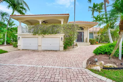 290 E Fern Dr, Boca Raton, FL 33432