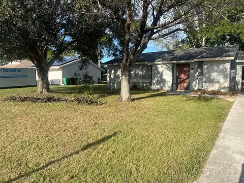 1357 SE Vestridge Ln, Port Saint Lucie, FL 34952