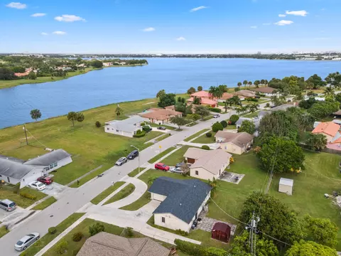 1474 N Mangonia Cir, West Palm Beach, FL 33401