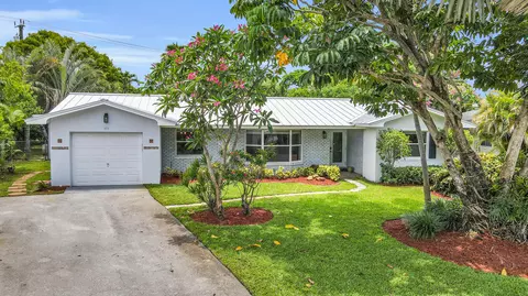933 Chapel Hill Blvd, Boynton Beach, FL 33435