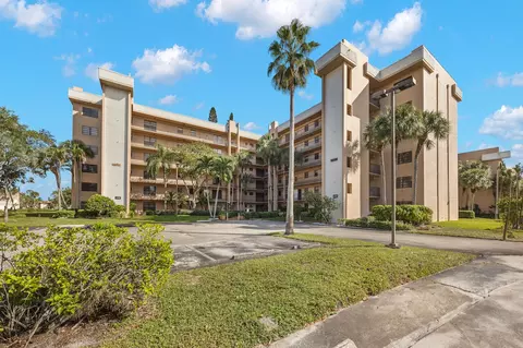4700 Lucerne Lakes Blvd W #204, Lake Worth, FL 33467
