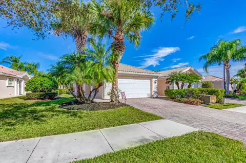 9112 SE Retreat Dr, Hobe Sound, FL 33455