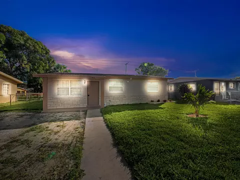 1453 8th St, West Palm Beach, FL 33401