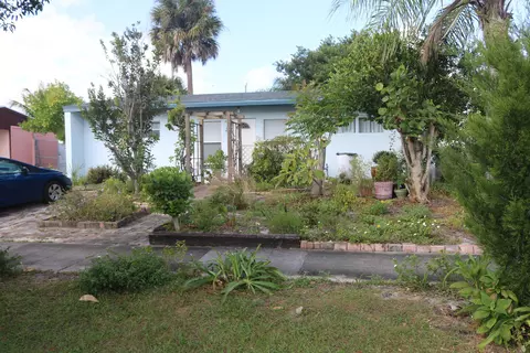 9527 Keating Dr, Palm Beach Gardens, FL 33410