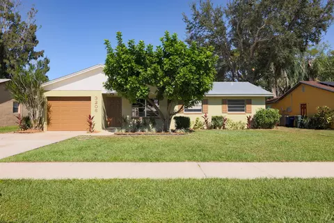 3206 Hibiscus Ave, Fort Pierce, FL 34947