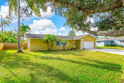 3812 Buttercup Cir S, Palm Beach Gardens, FL 33410