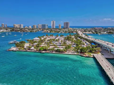 2640 Lake Shore Dr #2110, Riviera Beach, FL 33404
