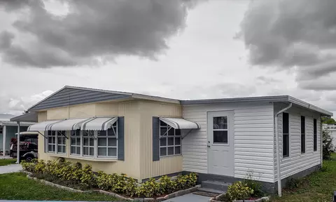 10 Brisa Ln, Port Saint Lucie, FL 34952