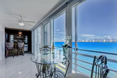 501 Lake Shore Dr #704, Lake Park, FL 33403