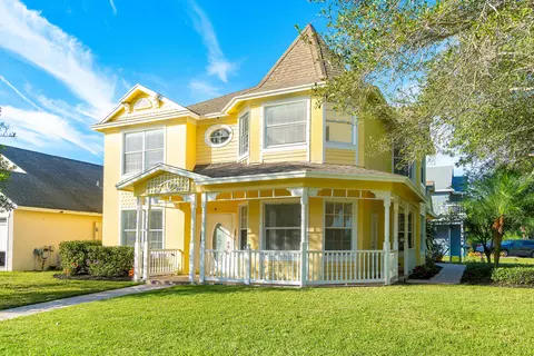 102 Country Club Way, Royal Palm Beach, FL 33411