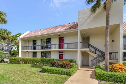 2520 Presidential Way #201, West Palm Beach, FL 33401