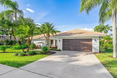 10374 Canoe Brook Cir, Boca Raton, FL 33498