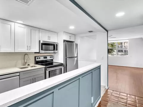2012 S Federal Hwy #105, Boynton Beach, FL 33435