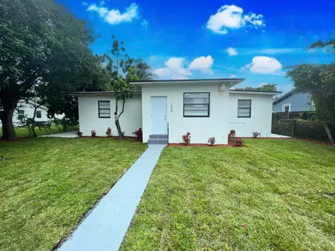 1848 NW 82nd St, Miami, FL 33147