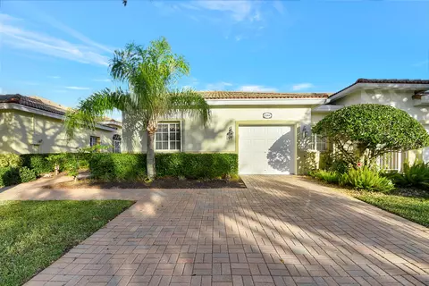 2364 Windjammer Way, West Palm Beach, FL 33411